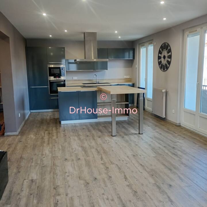 Appartement 3 pièces de 86 m² - Le Puy-en-Velay (43000)