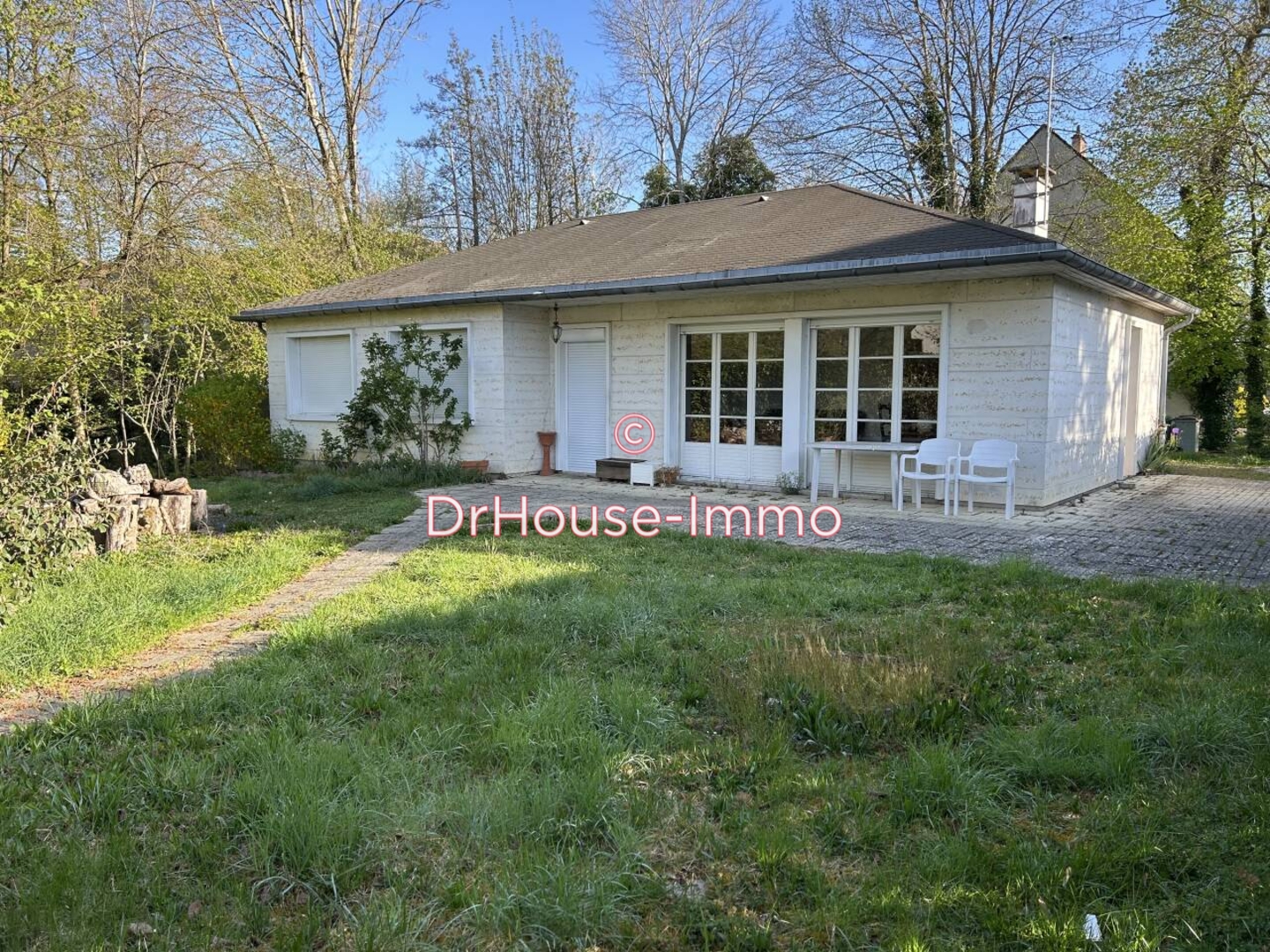 Maison 4 pièces de 90 m² - Saint-Julien-les-Villas (10800)