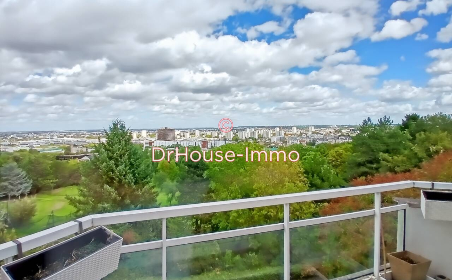 Appartement 4 pièces de 97 m² - Rosny-sous-Bois (93110)