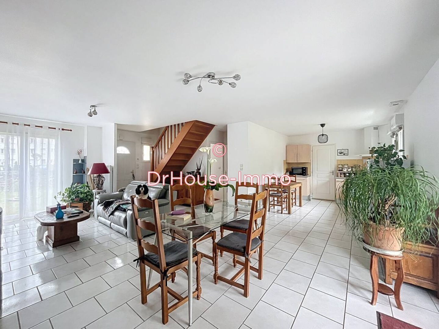 Maison 4 pièces de 106 m² - Savigné-sur-Lathan (37340)