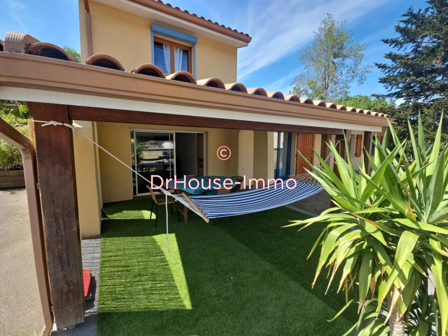 Maison 9 pièces de 193 m² - Saint-Antoine (33240)