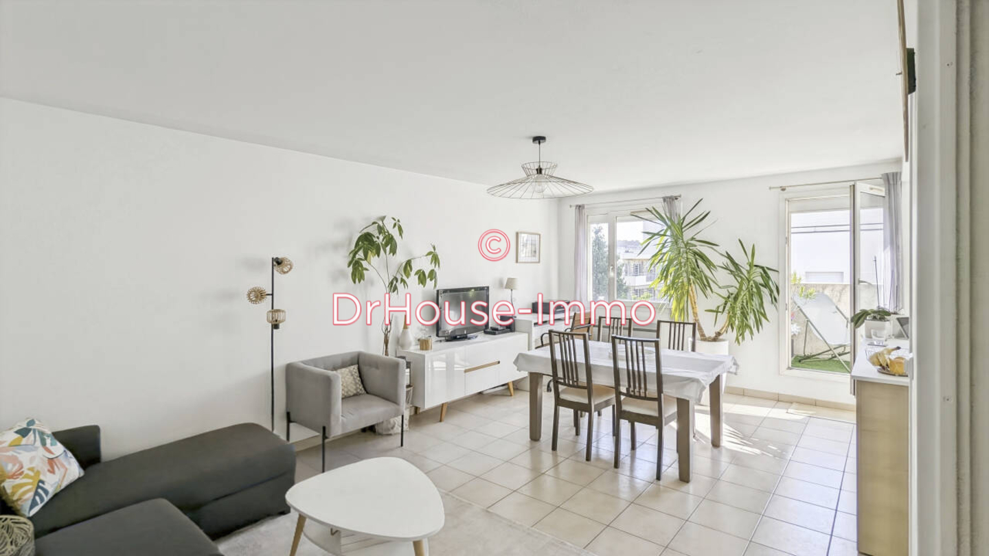 Appartement 3 pièces de 68 m² - Lyon (69008)