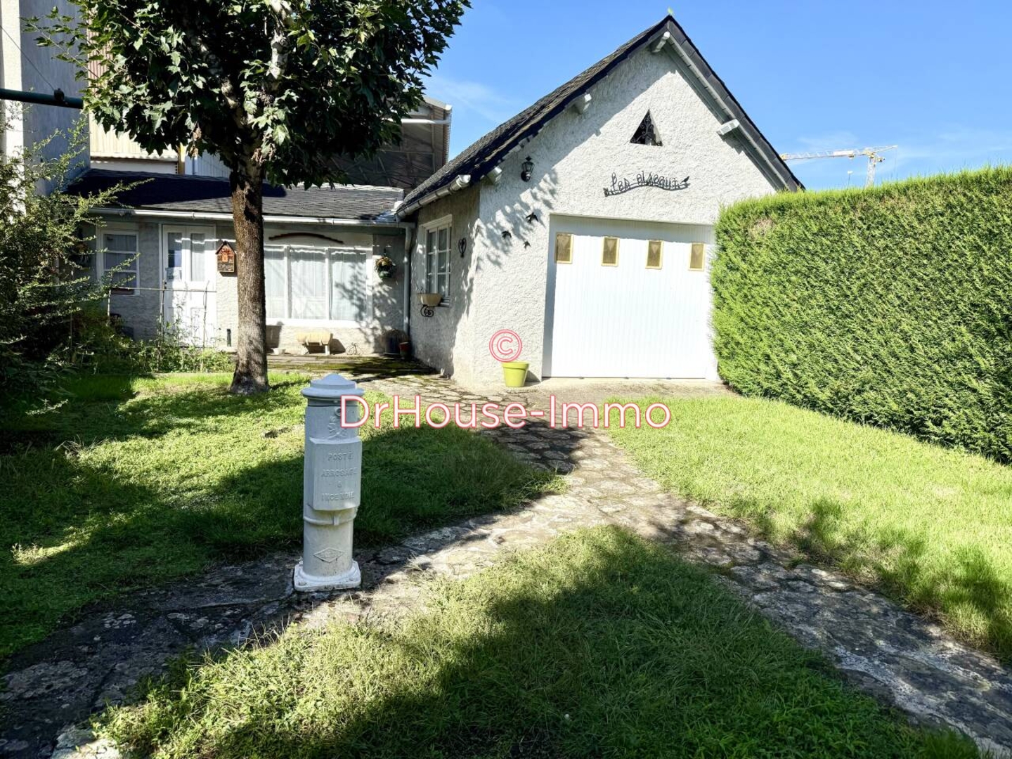 Maison 9 pièces de 201 m² - Argentat (19400)