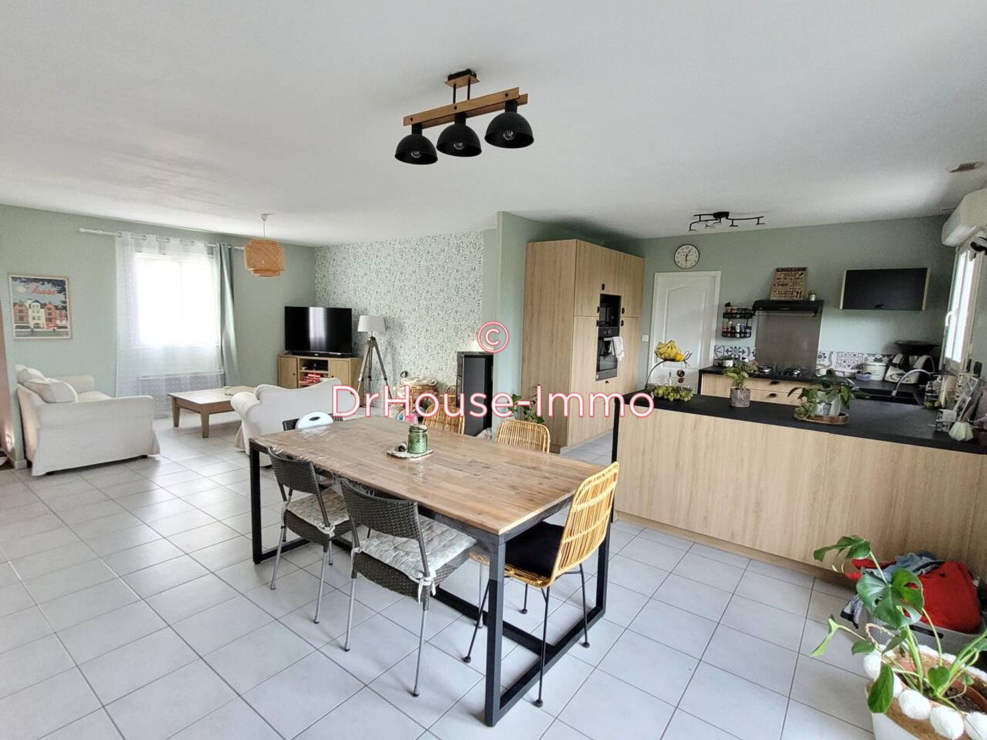 Maison 7 pièces de 131 m² - Sainte-Catherine-de-Fierbois (37800)