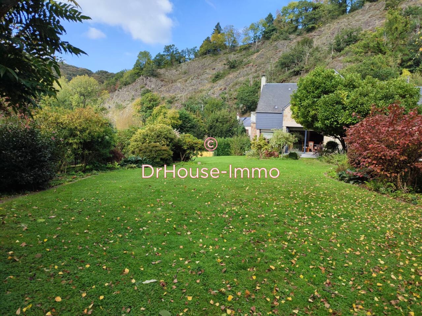 Maison 8 pièces de 282 m² - Vire Normandie (14500)