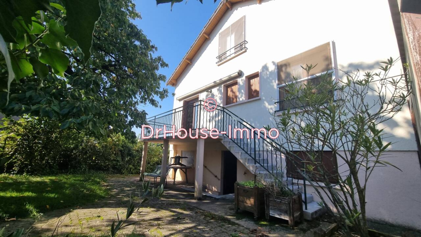 Maison 5 pièces de 105 m² - Chevannes (91750)