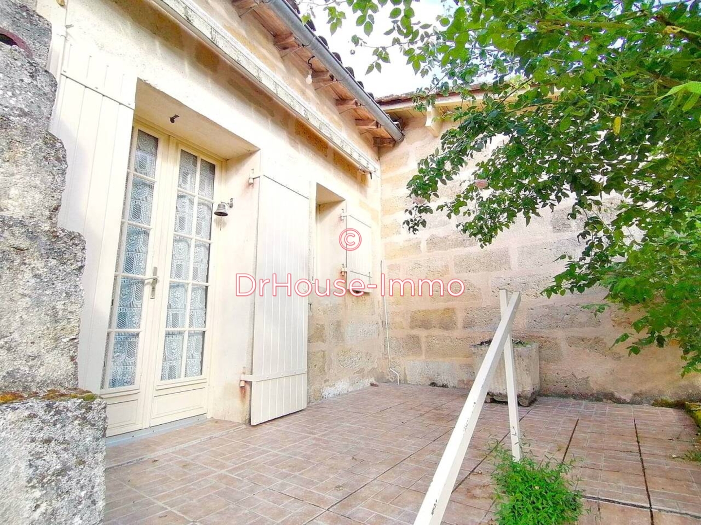 Maison 6 pièces de 157 m² - Artigues-de-Lussac (33570)