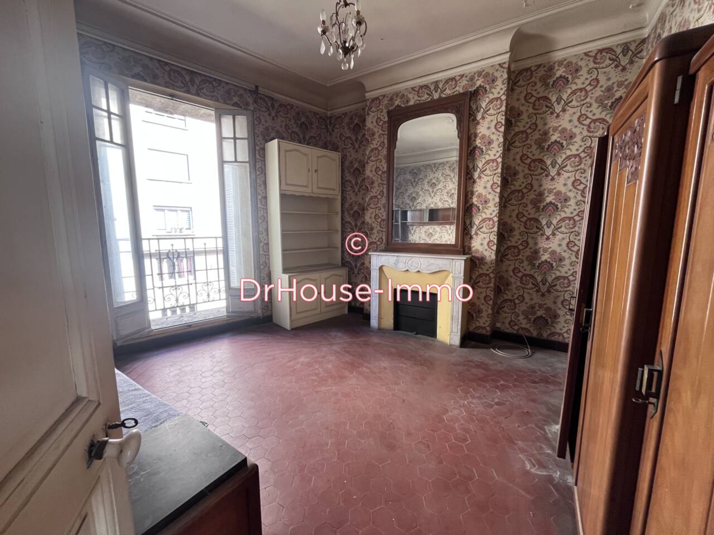 Appartement 4 pièces de 82 m² - Marseille (13005)