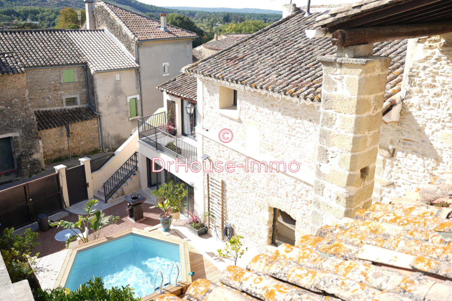 Maison 7 pièces de 190 m² - Uzès (30700)