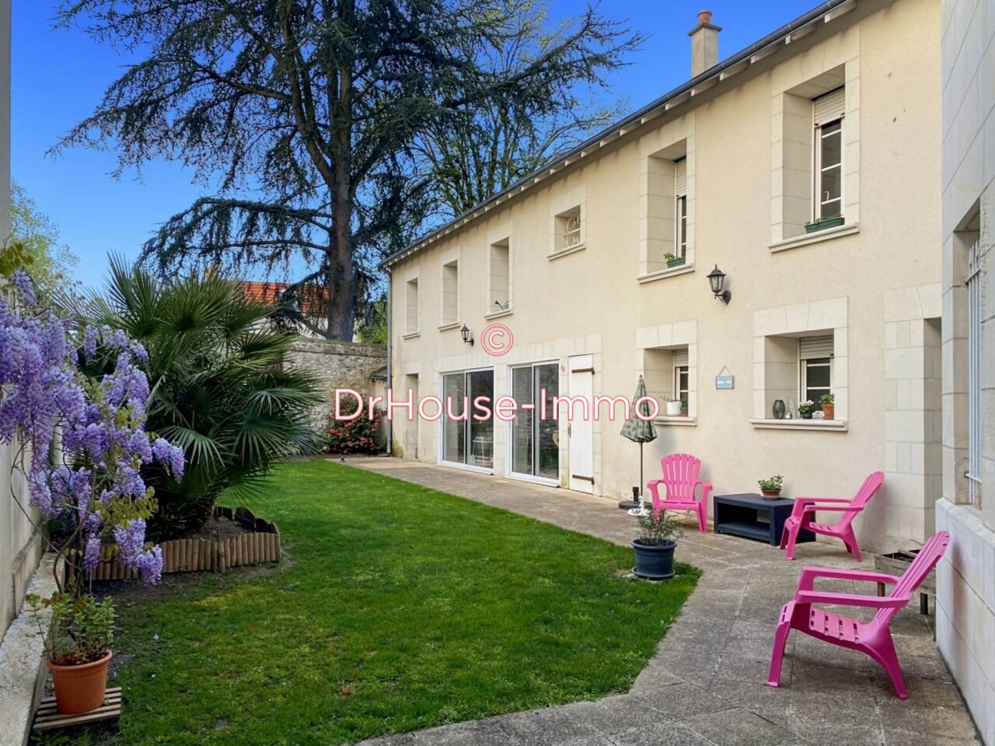 Maison 8 pièces de 259 m² - Châtellerault (86100)