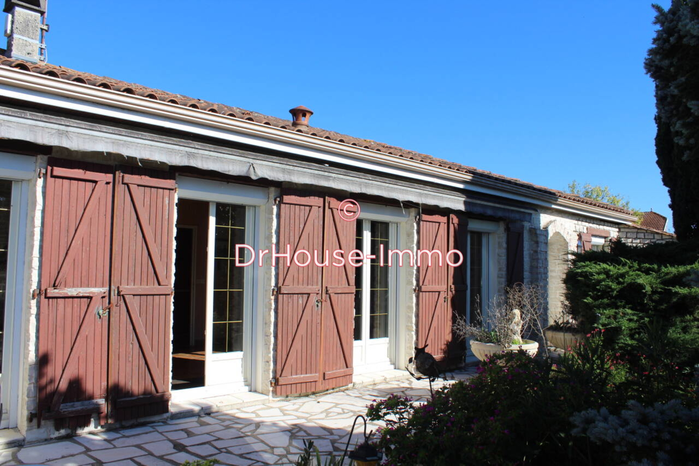 Maison 5 pièces de 130 m² - Rouillac (16170)