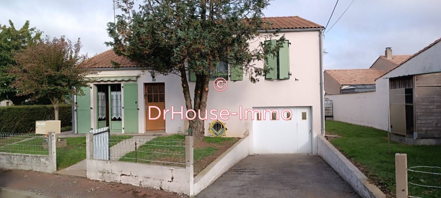 Maison 6 pièces de 90 m² - La Chaize-le-Vicomte (85310)