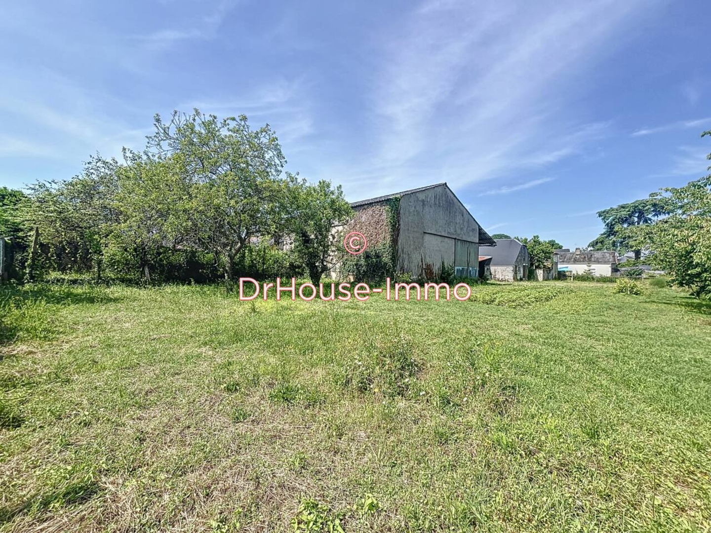 Terrain de 1 654 m² - Château-la-Vallière (37330)