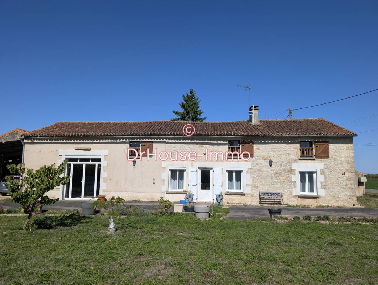 Maison 5 pièces de 140 m² - Massognes (86170)