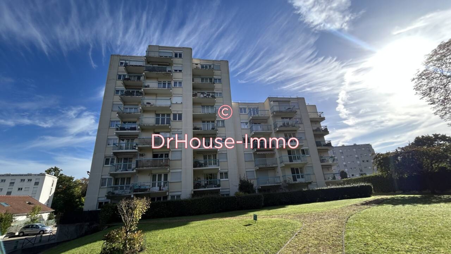 Appartement 3 pièces de 72 m² - Dammarie-les-Lys (77190)