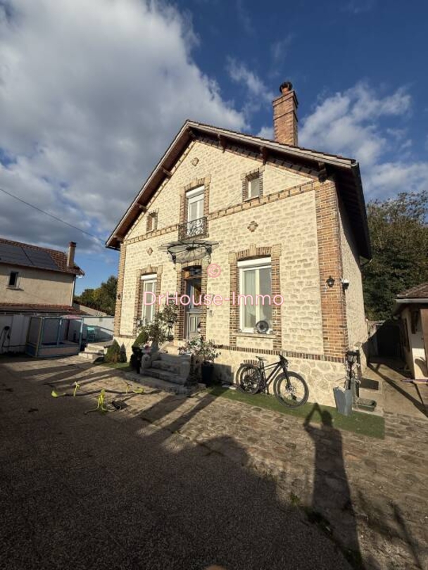 Maison 4 pièces de 125 m² - Saint-Pierre-lès-Nemours (77140)