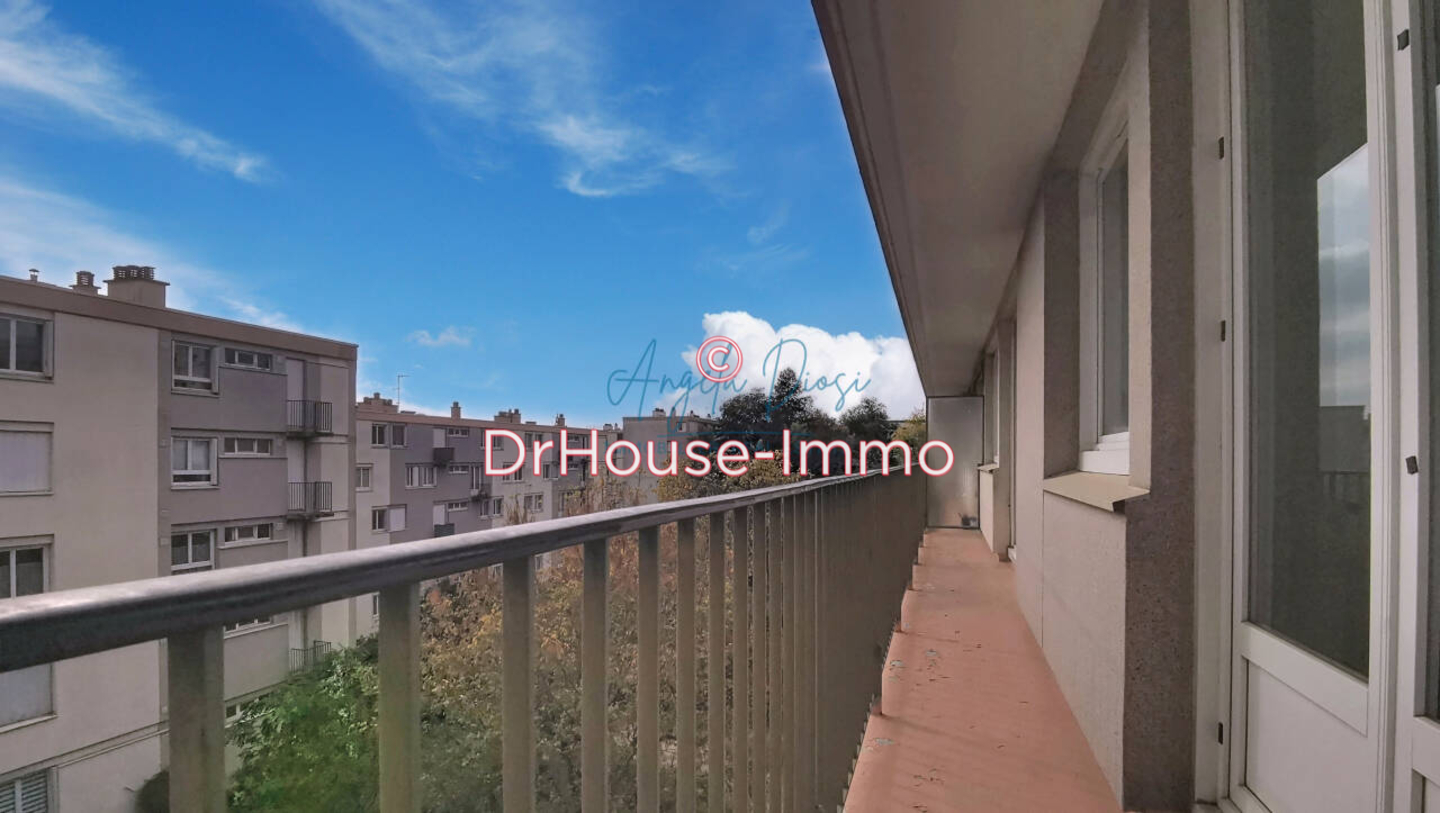 Appartement 5 pièces de 82 m² - Le Plessis-Robinson (92350)