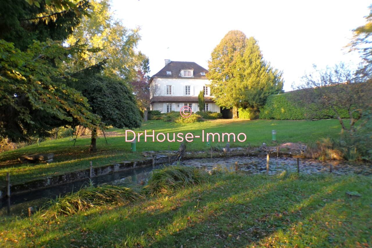 Maison 9 pièces de 212 m² - Ladoix-Serrigny (21550)