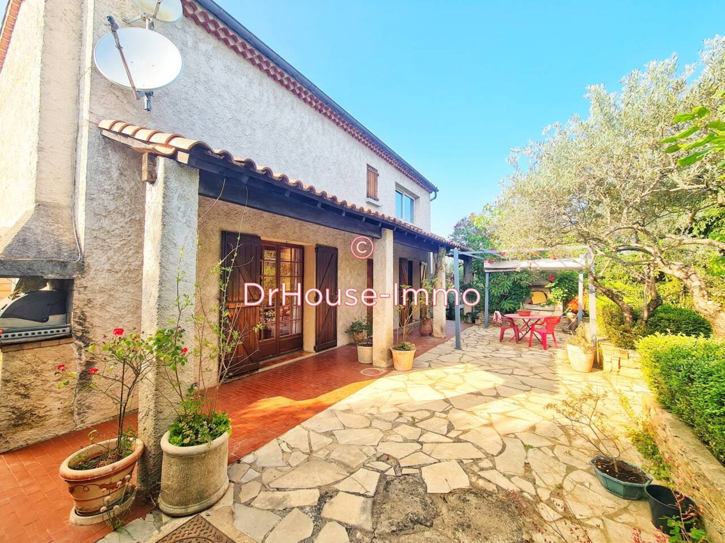 Maison 7 pièces de 148 m² - Manosque (04100)