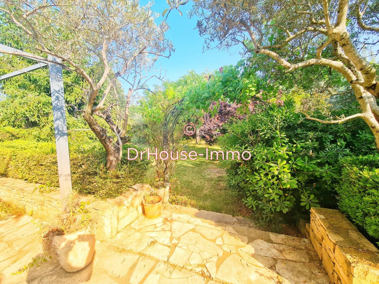 Maison 7 pièces de 148 m² - Manosque (04100)