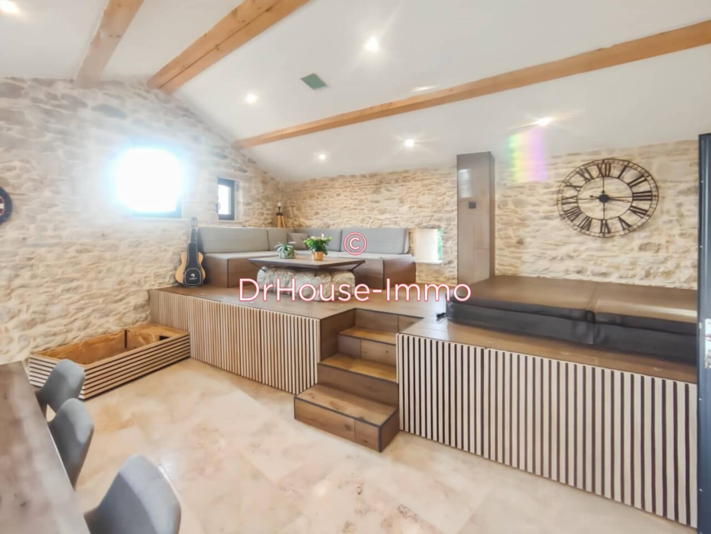 Maison 6 pièces de 168 m² - Cruis (04230)