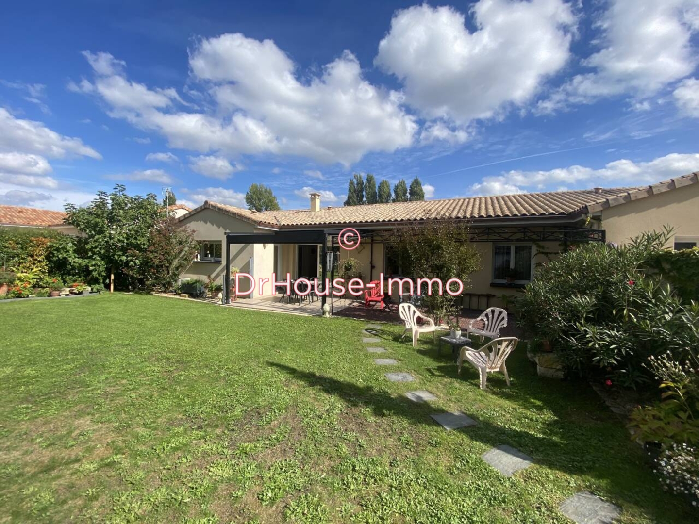 Maison 8 pièces de 192 m² - Mignaloux-Beauvoir (86550)