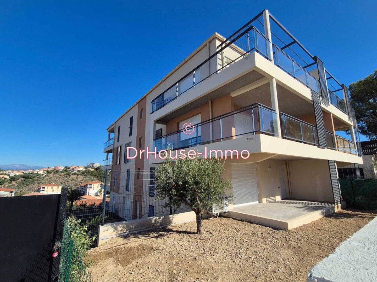 Appartement 3 pièces de 82 m² - Saint-Raphaël (83700)