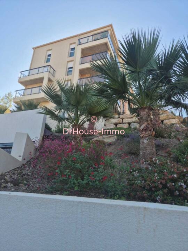 Appartement 3 pièces de 78 m² - Saint-Raphaël (83700)