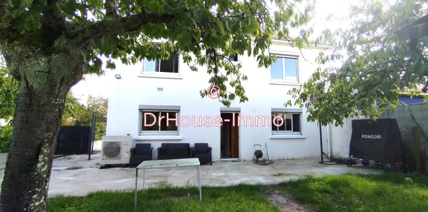 Maison 11 pièces de 196 m² - Saint-Sébastien-sur-Loire (44230)