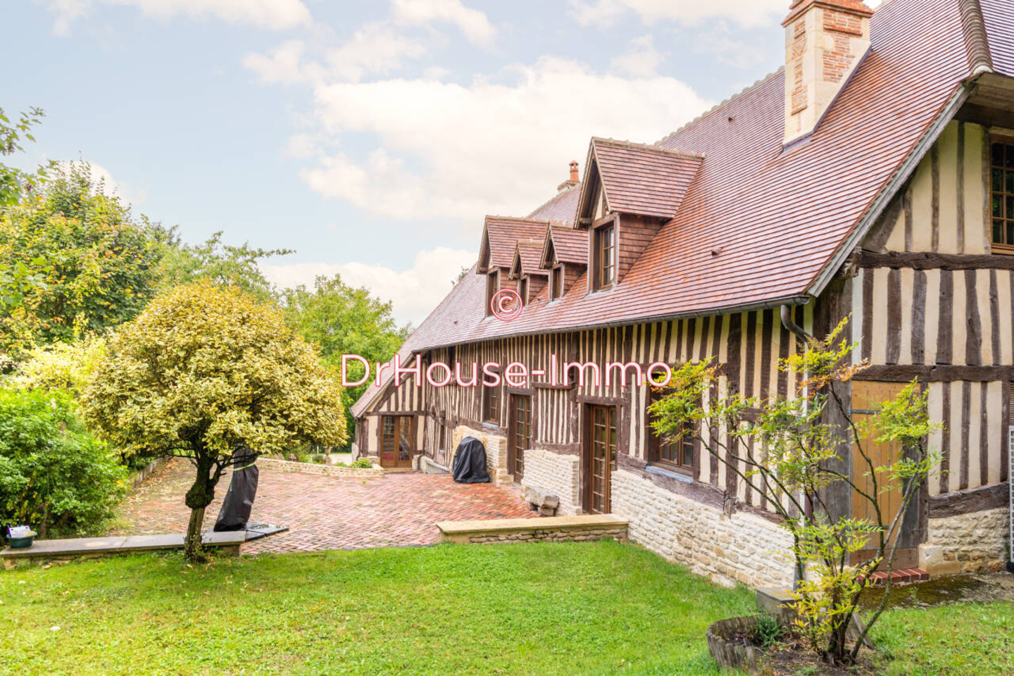 Maison 5 pièces de 223 m² - Bonnebosq (14340)