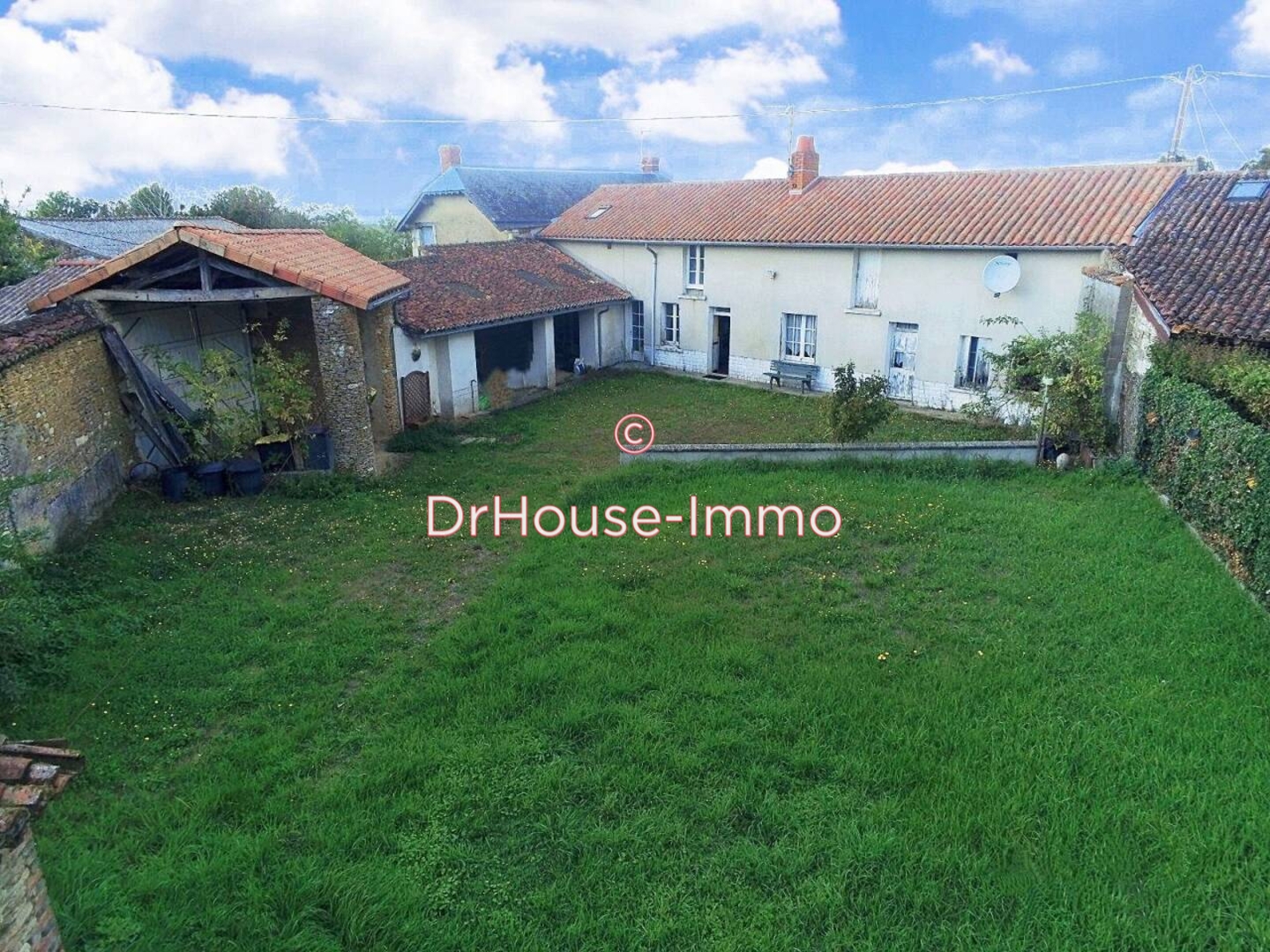 Maison 4 pièces de 113 m² - Verrue (86420)