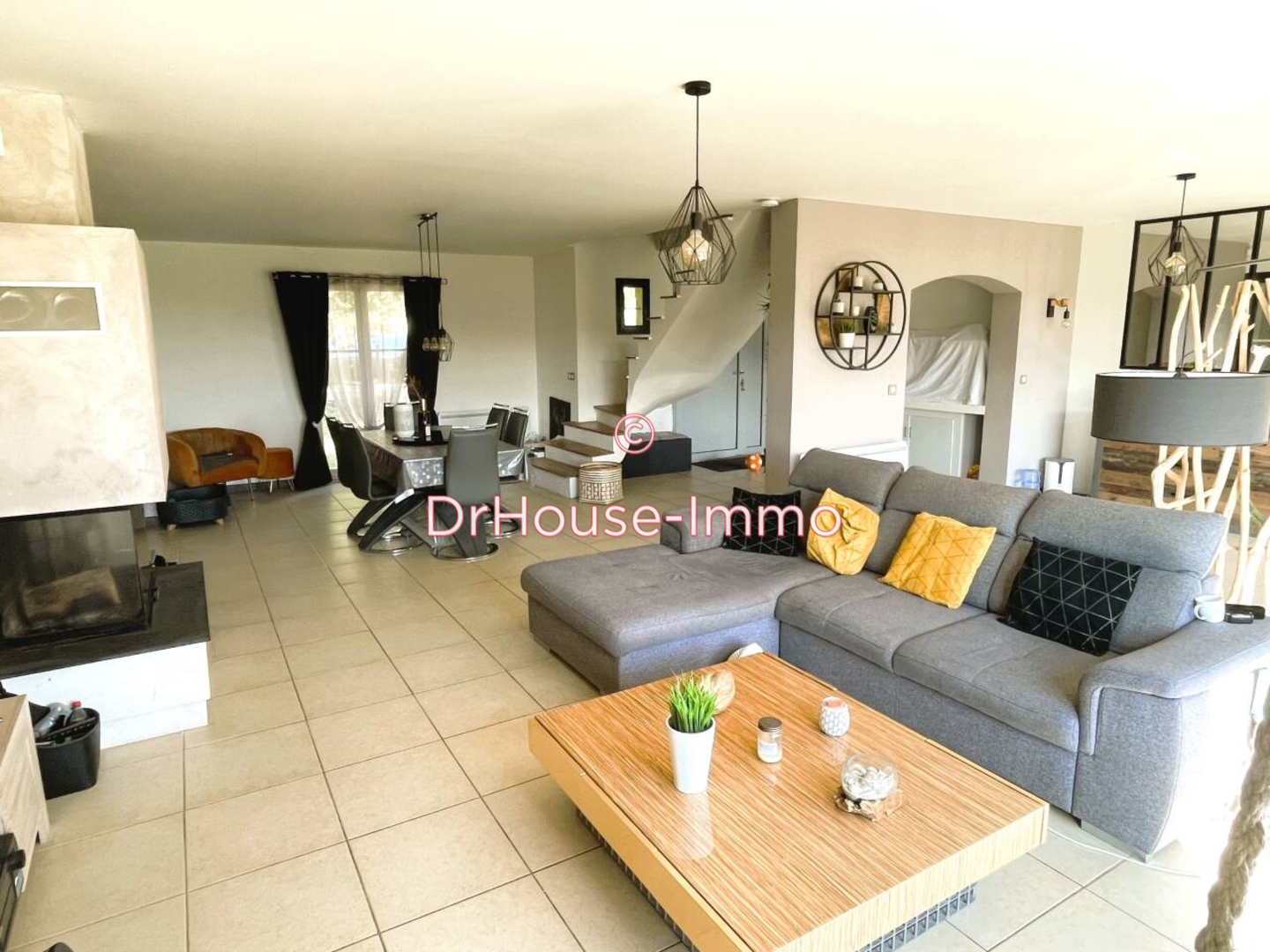 Maison 7 pièces de 245 m² - Lainville-en-Vexin (78440)