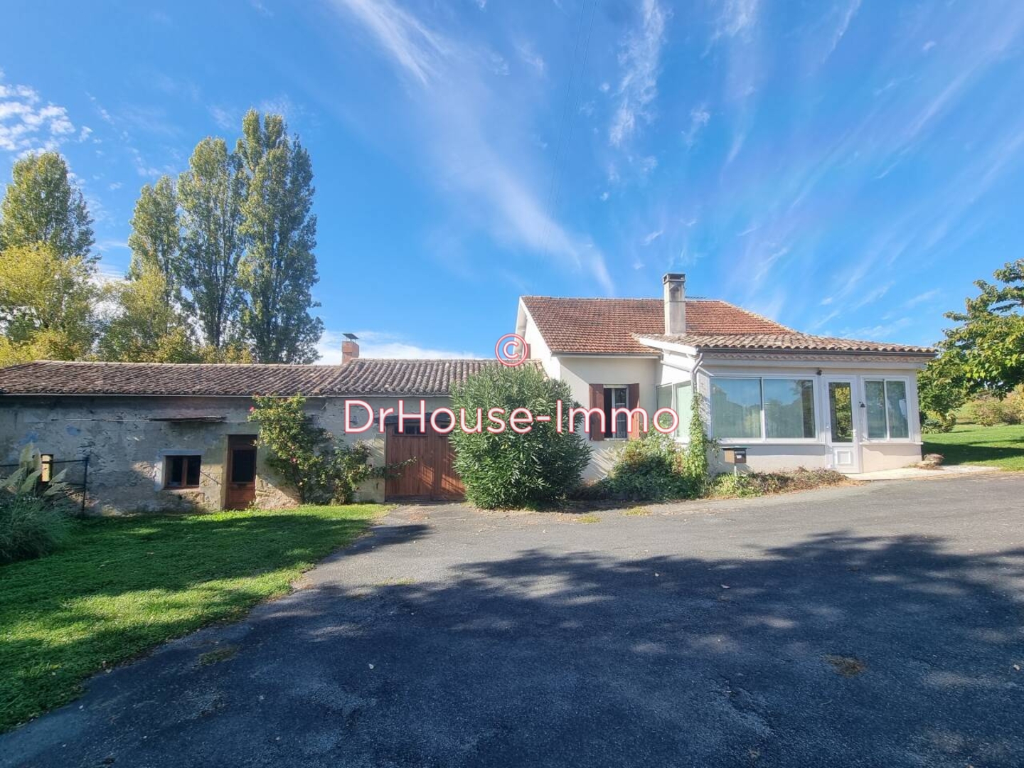 Maison 7 pièces de 141 m² - Douzains (47330)