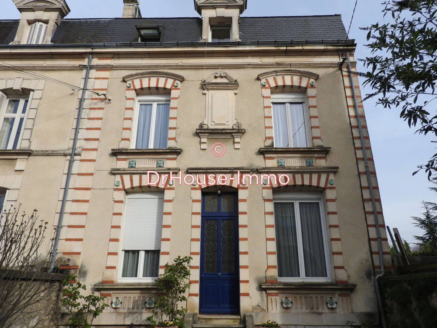 Maison 9 pièces de 174 m² - Poitiers (86000)