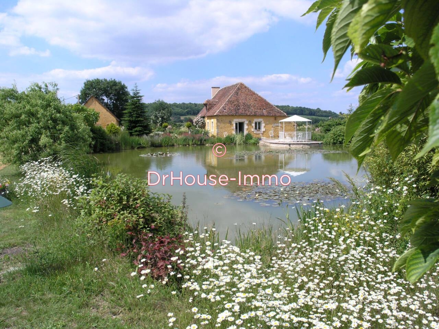 Maison 5 pièces de 152 m² - Gréez-sur-Roc (72320)