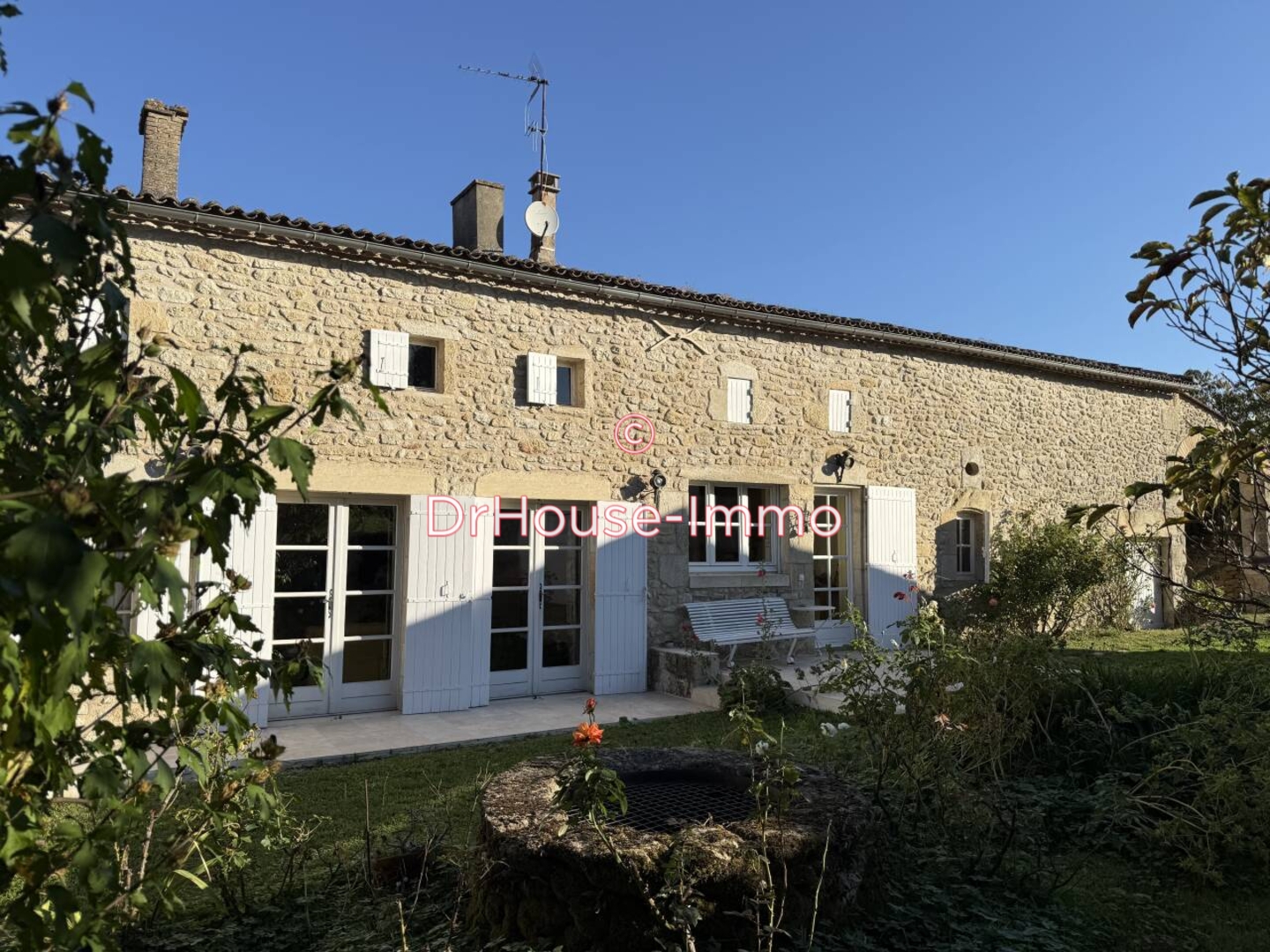 Maison 10 pièces de 292 m² - Pellegrue (33790)