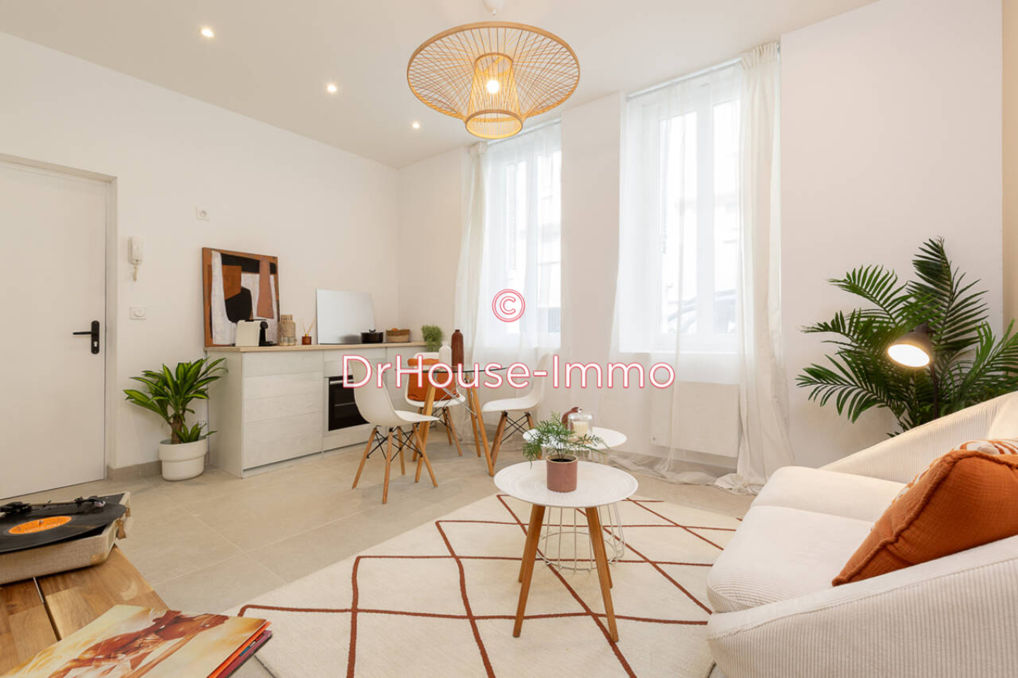 Appartement 2 pièces de 29 m² - Marseille (13008)