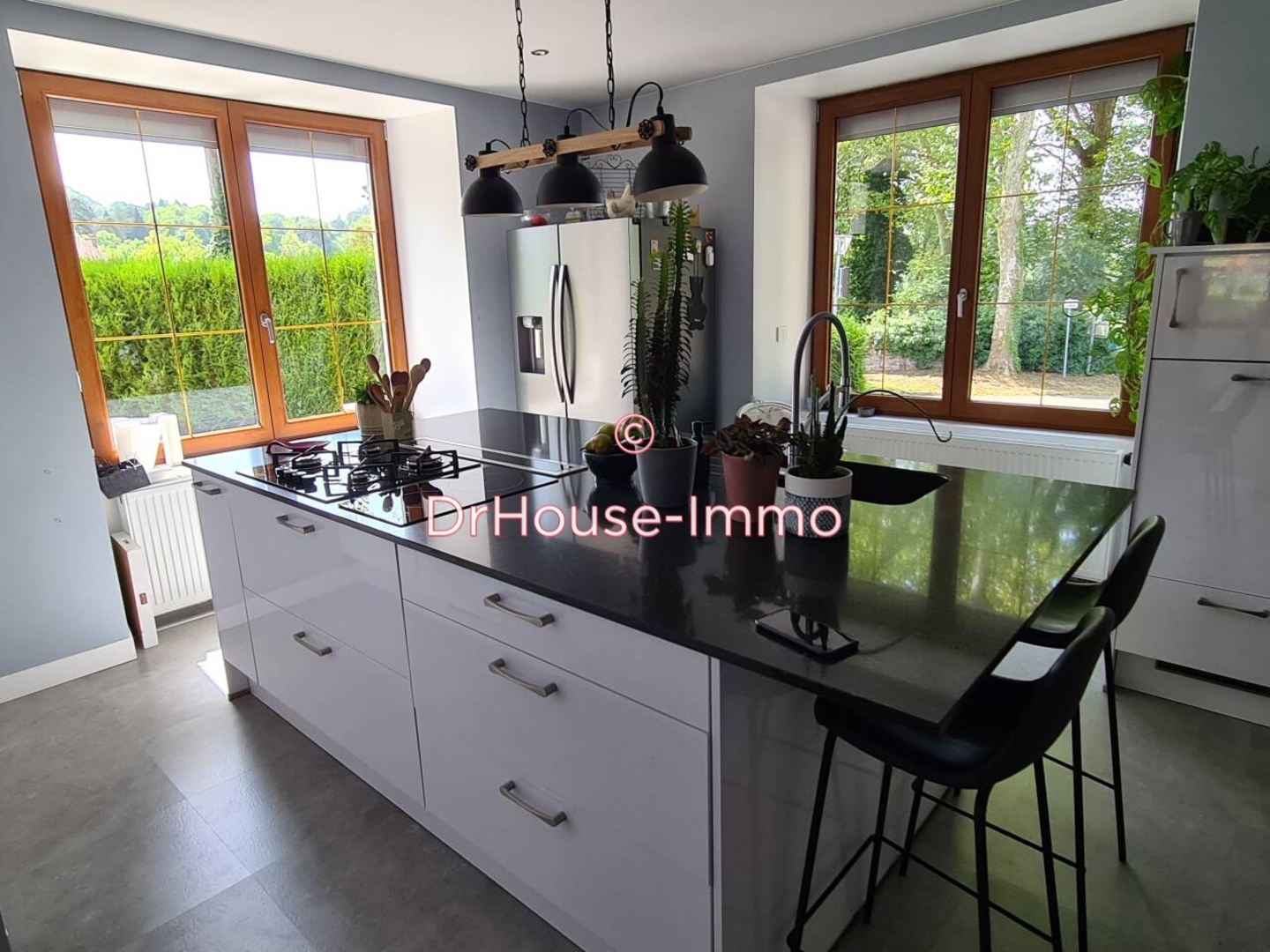 Maison 8 pièces de 231 m² - Rougemont (25680)
