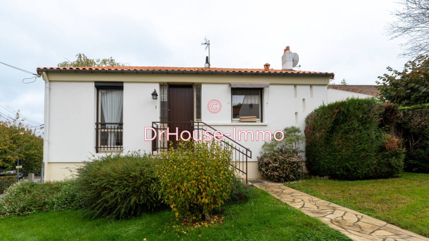 Maison 5 pièces de 106 m² - Saint-Benoît (86280)