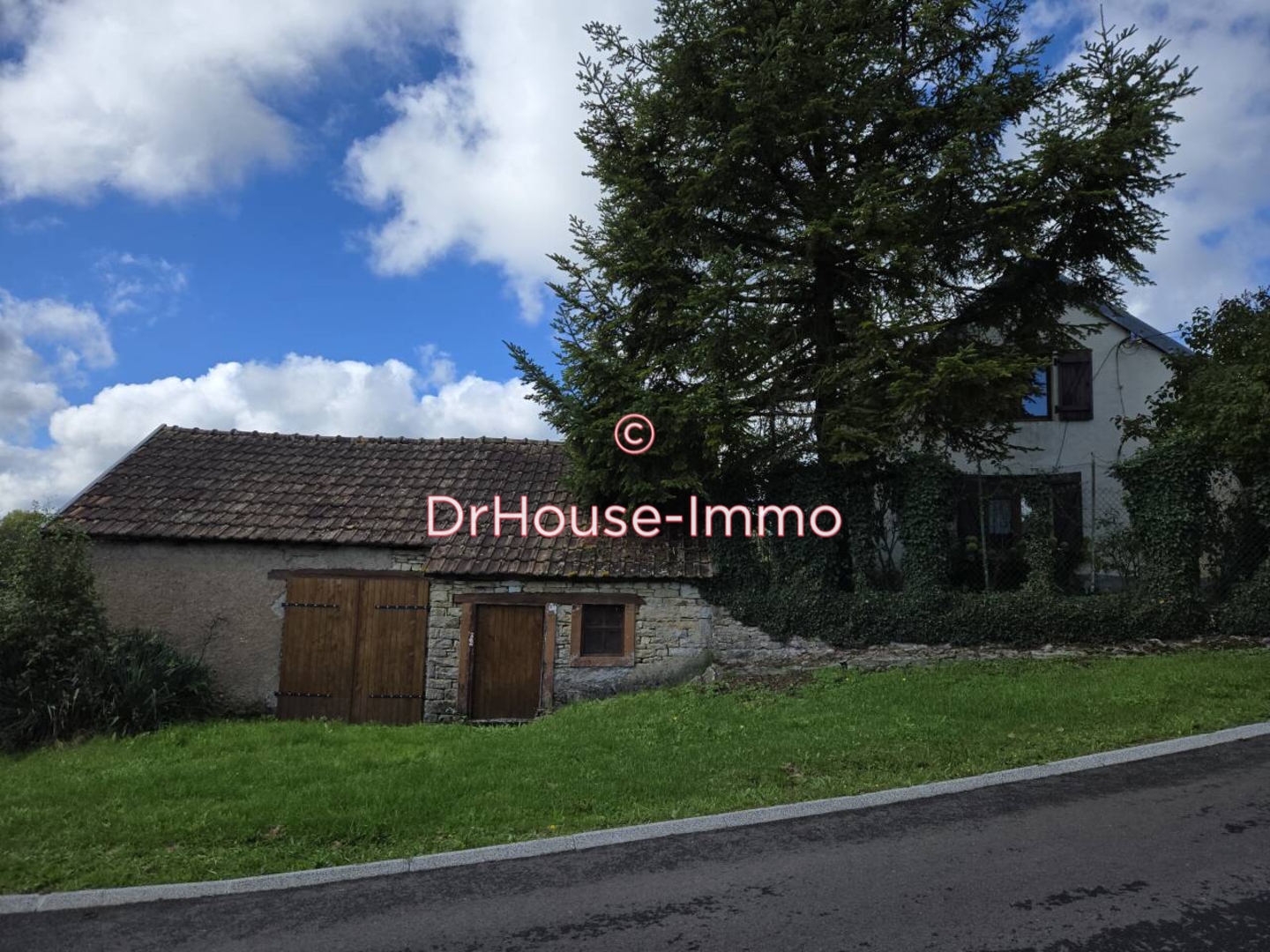 Maison 3 pièces de 84 m² - Uzelle (25340)