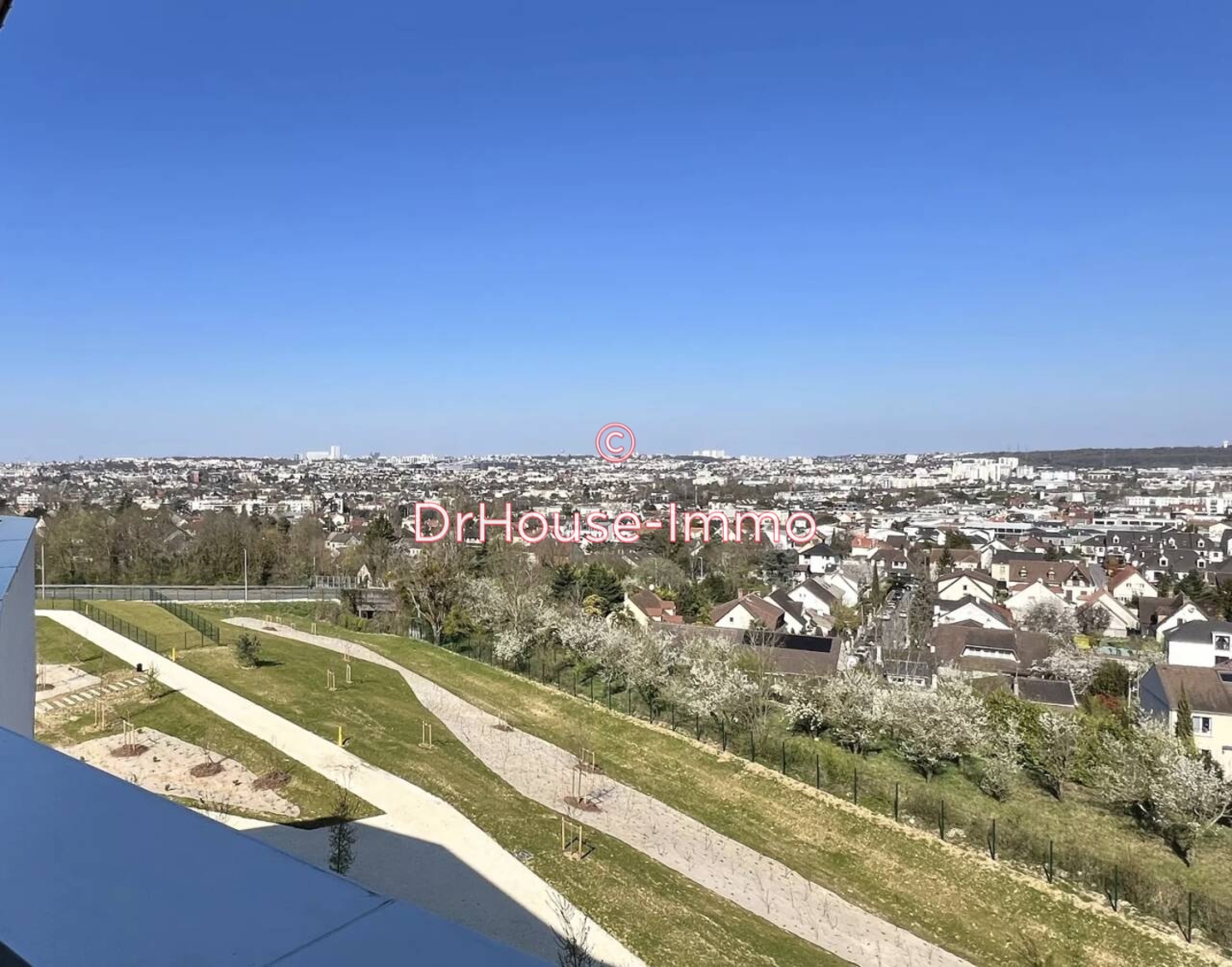 Appartement 1 pièce de 27 m² - Bry-sur-Marne (94360)