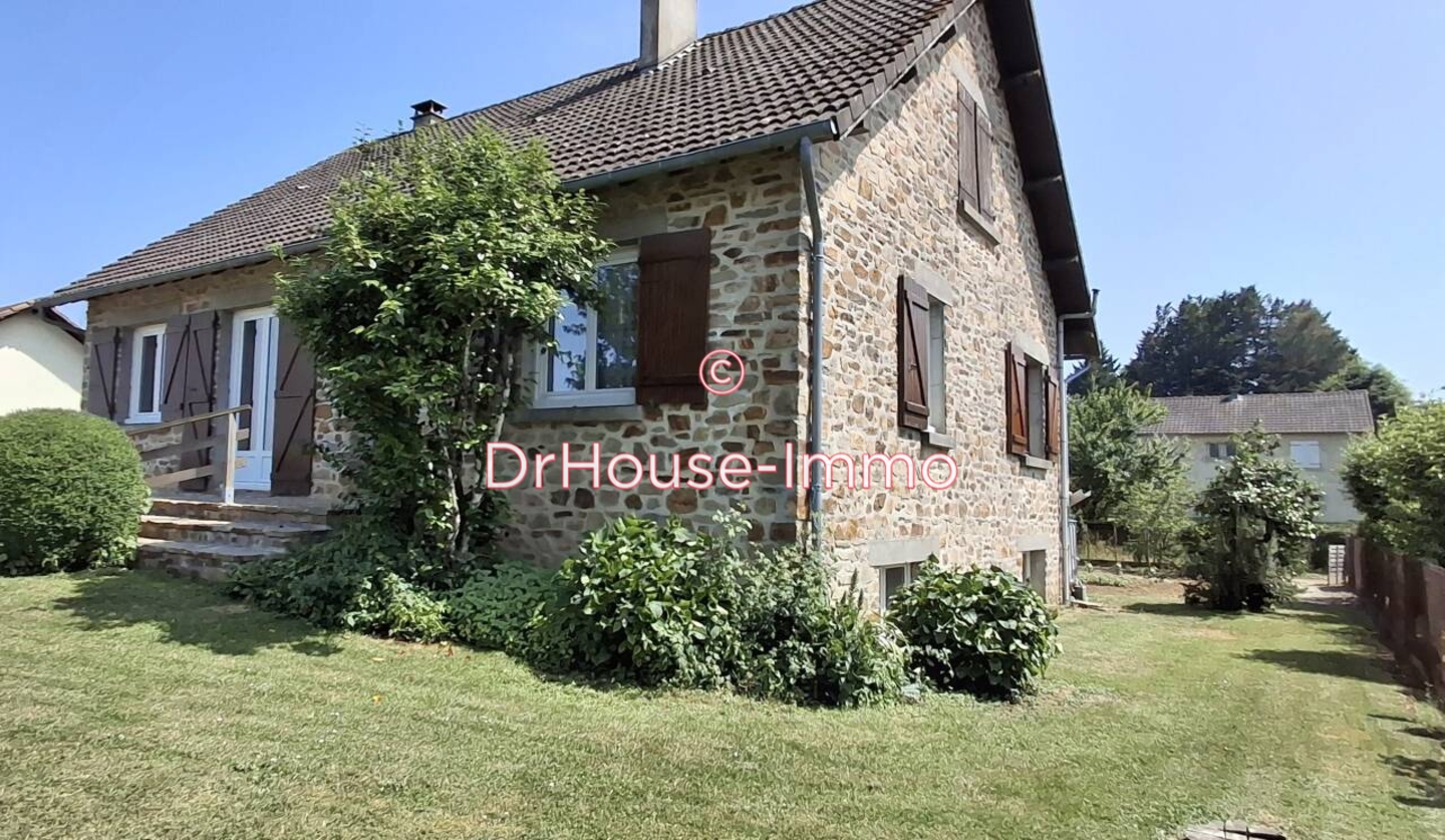 Maison 5 pièces de 107 m² - Lanouaille (24270)