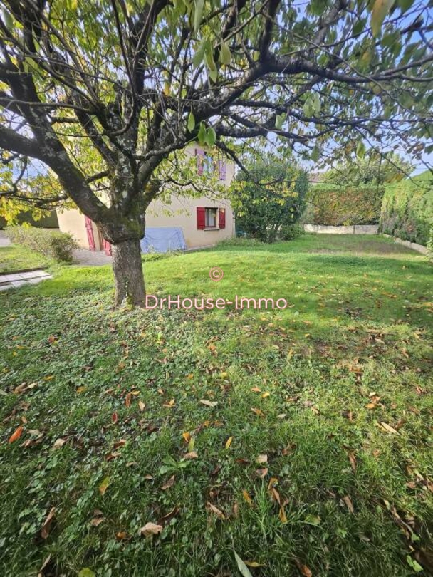 Maison 5 pièces de 109 m² - Genay (69730)