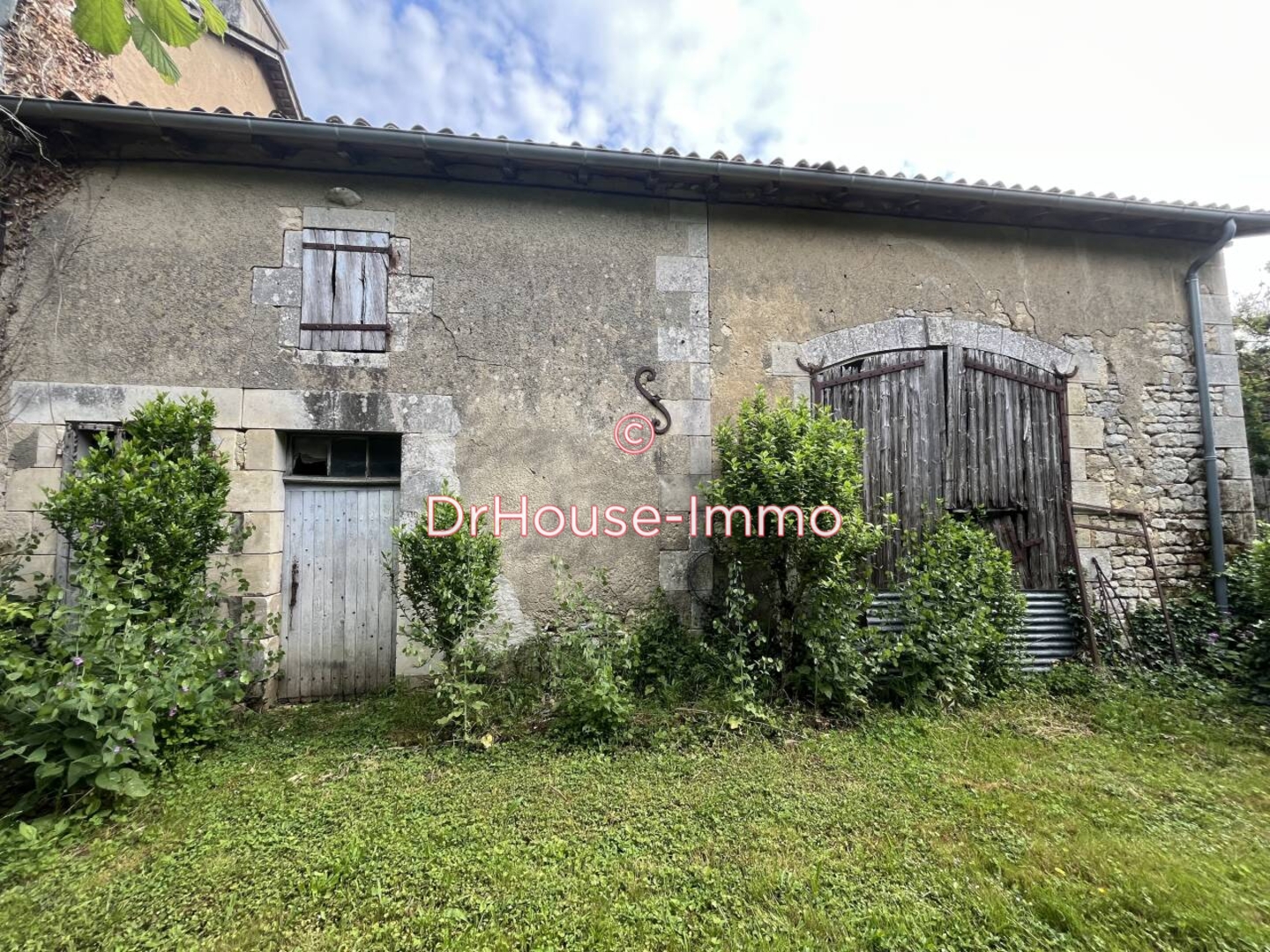 Maison 5 pièces de 194 m² - Tercé (86800)