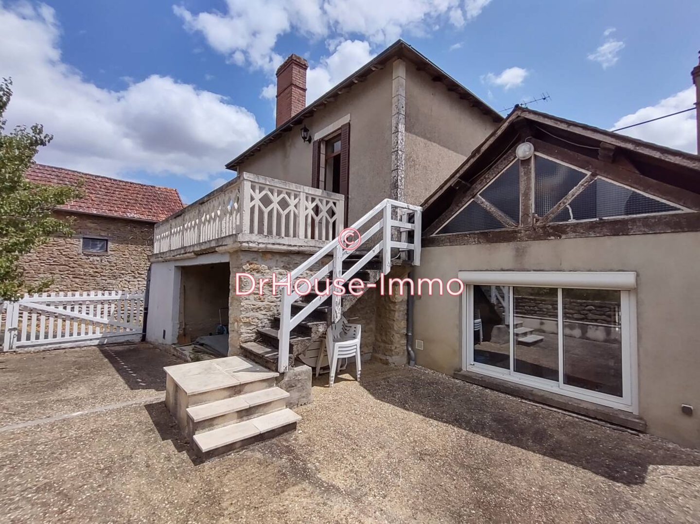 Maison 6 pièces de 187 m² - Maillet (36340)