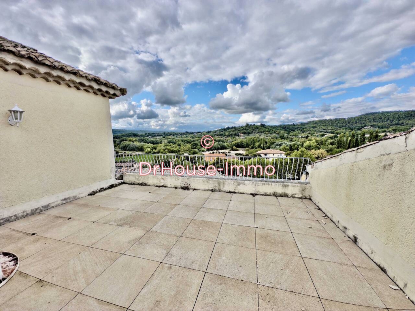 Maison 4 pièces de 114 m² - Mollans-sur-Ouvèze (26170)