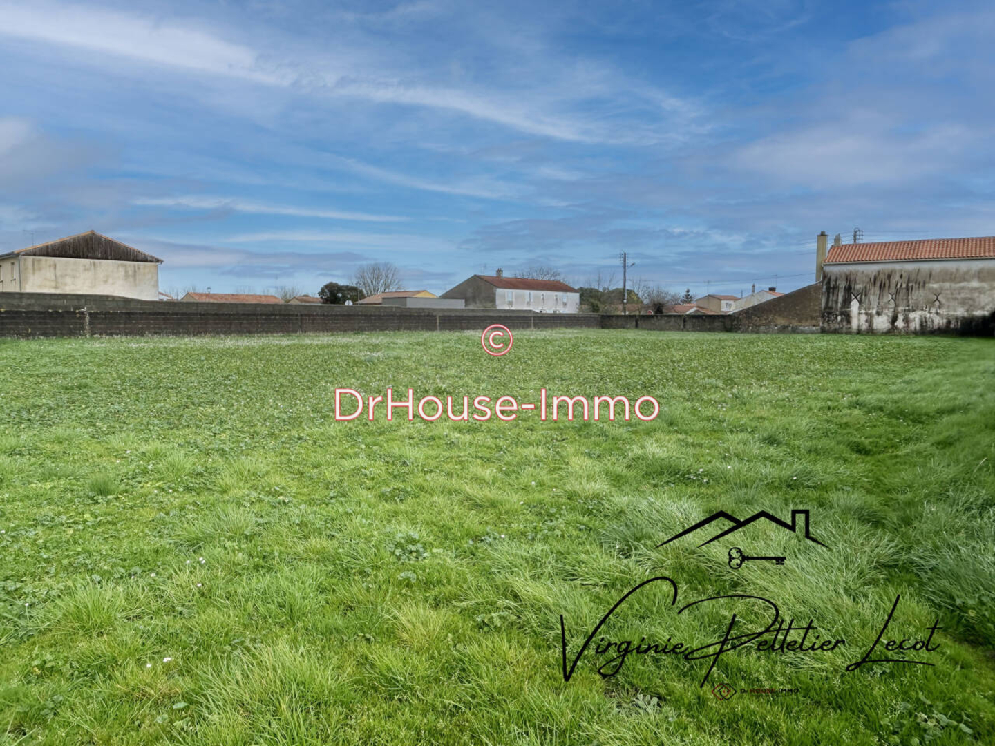 Terrain de 2 070 m² - Le Langon (85370)