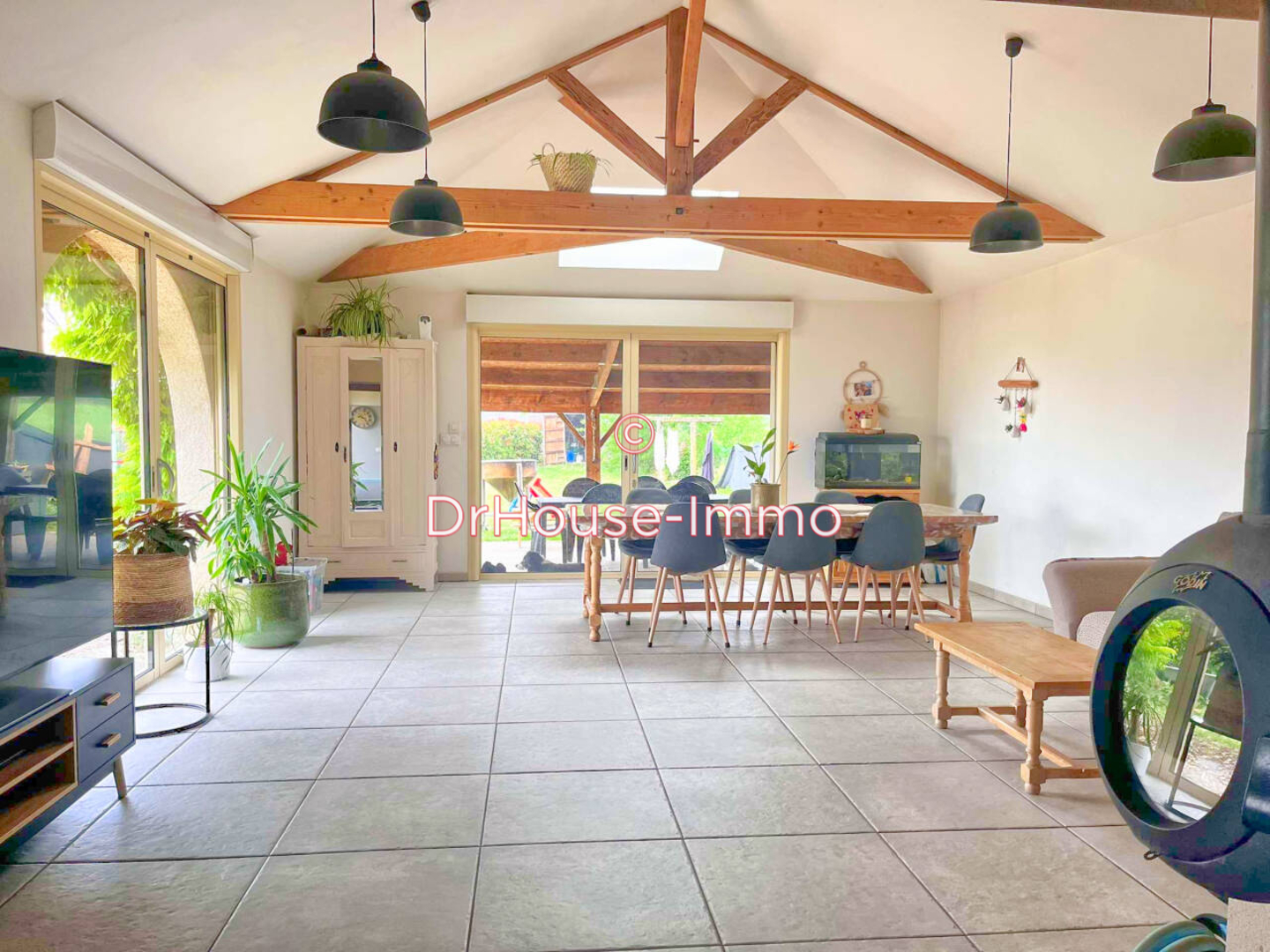 Maison 5 pièces de 135 m² - Oiron (79100)