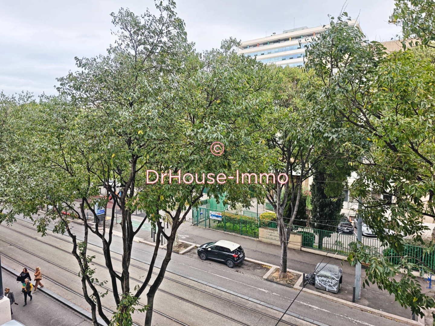 Appartement 3 pièces de 94 m² - Marseille (13005)