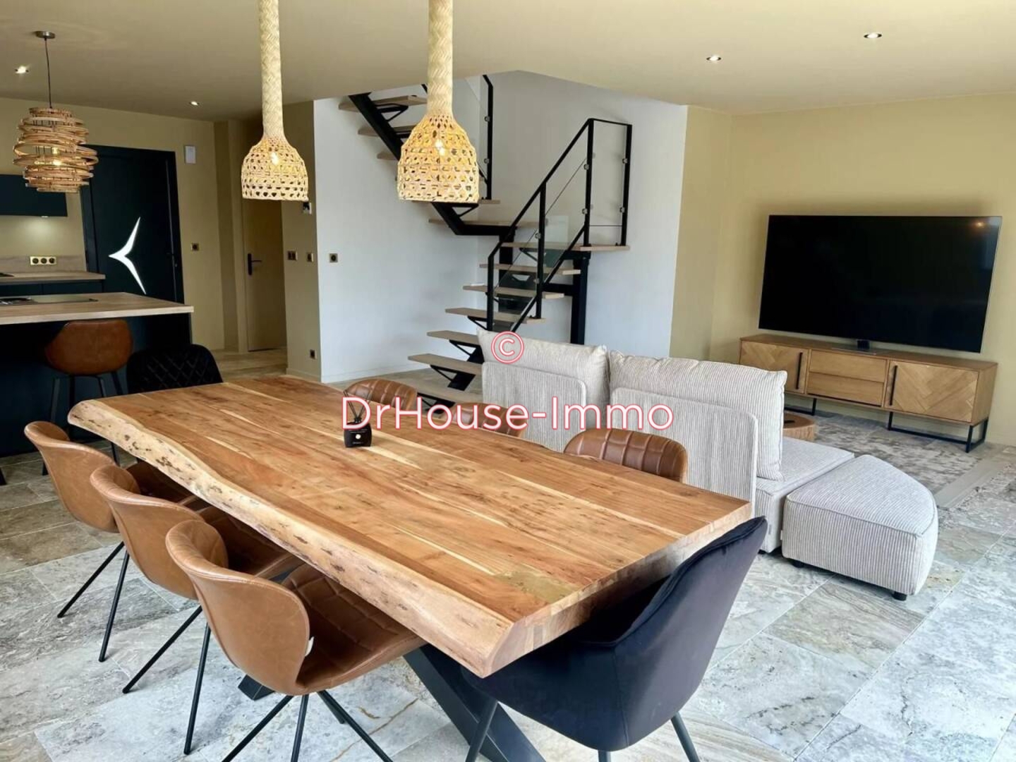 Maison 6 pièces de 150 m² - Biéville-Beuville (14112)